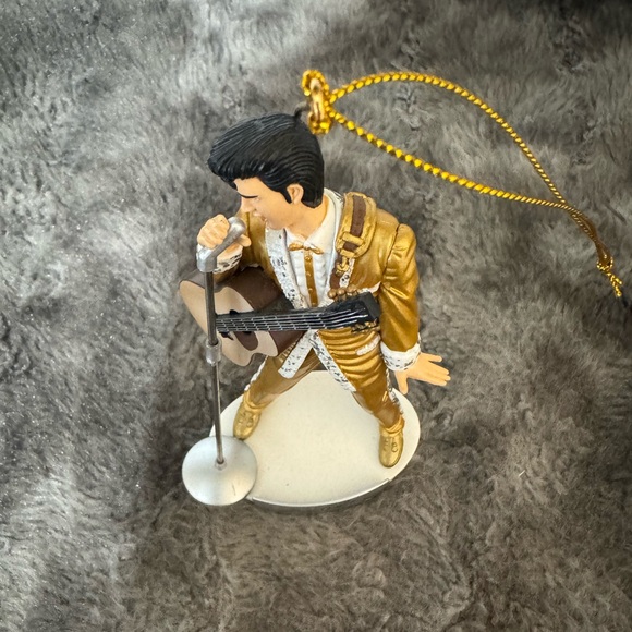 Vintage Elvis ornament - Picture 2 of 5
